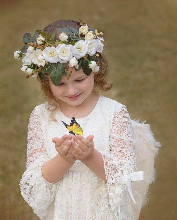 Cute floral crown  hairstyles