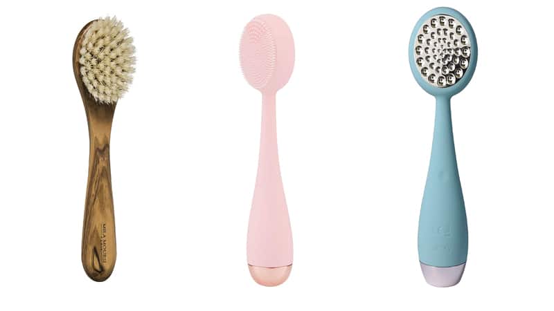 Choose the facial cleaning brush